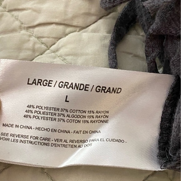 Energie gray fringed T-shirt with a red heart.  Size Large , Coastal Boho - Picture 5 of 6